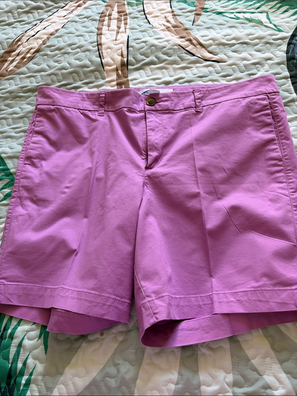 Old Navy Lavender Women's Bermuda Shorts - Picture 4 of 8